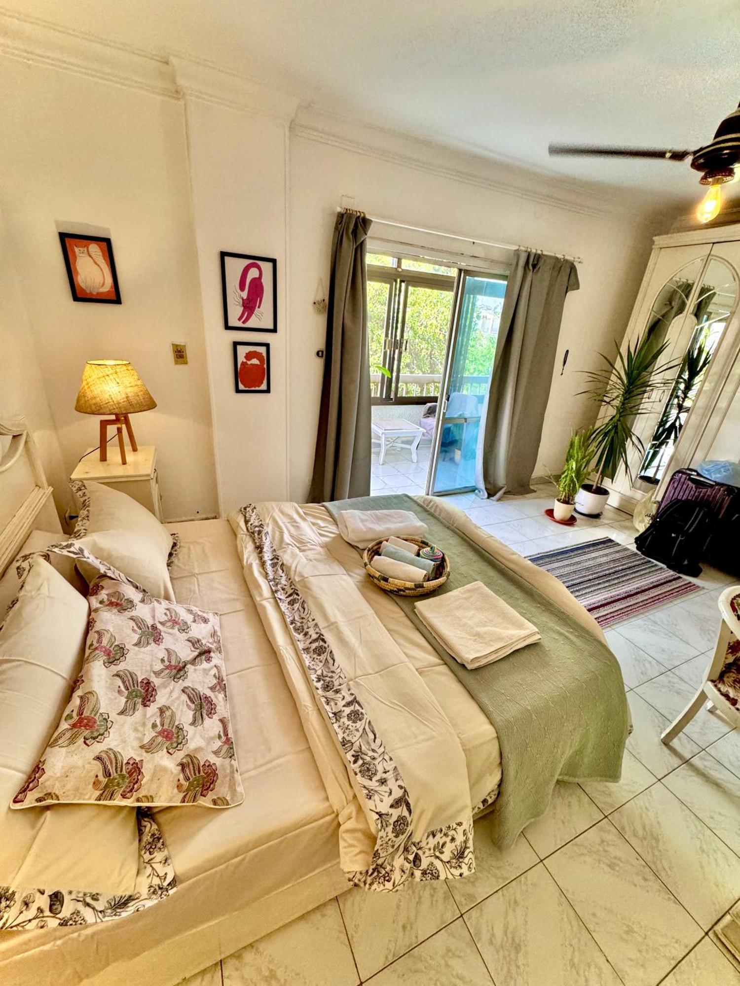 Large Room With Its Own Balcony Kairo Exterior foto